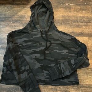 Camo workout crop hoodie